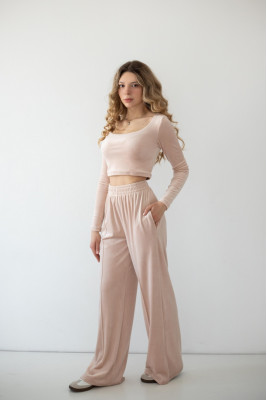 Костюм жіночий